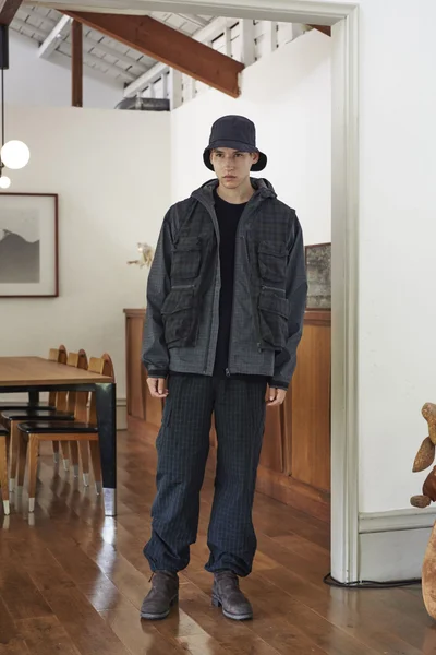 Look 28